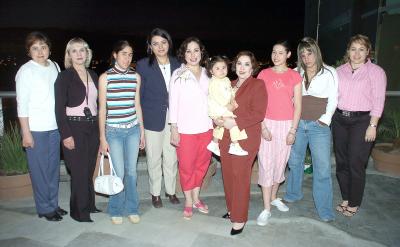 gr_09032006 
Con un agradable convivio, Ana Mónica Lizette Turcios Esquivel fue festejada por un grupo de familiares y amigas, ya que en fecha próxima  recibirá a su bebé.