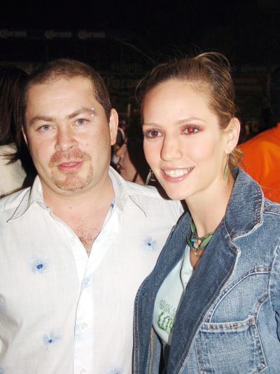 pa_10032006 
Raúl González y Carla Miranda.