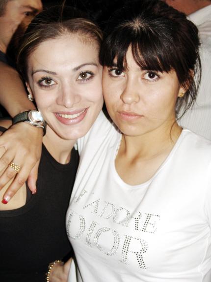 ch_10032006 
Valeria Dacarett y Ana Lucía Ramos.