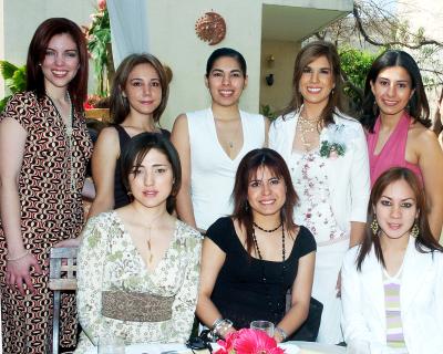 gr_11032006 
Alejandra Montaña de Sánchez, Laurencia Villarreal, Pamela Alba, Ary, Lorena Yarza, Anilú y Daniela Chiu, acompañaron a Oti Rojero en su despedida.