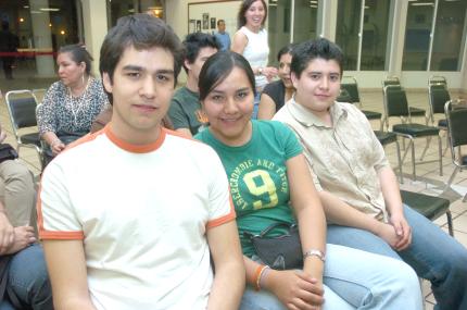 ch_12032006 
Aldo Velasco, Alina de Luna y Gustavo Córdova.