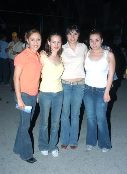 ch_12032006 
Pilar Madrazo, Mayté Valdés y Leticia Ibarra.