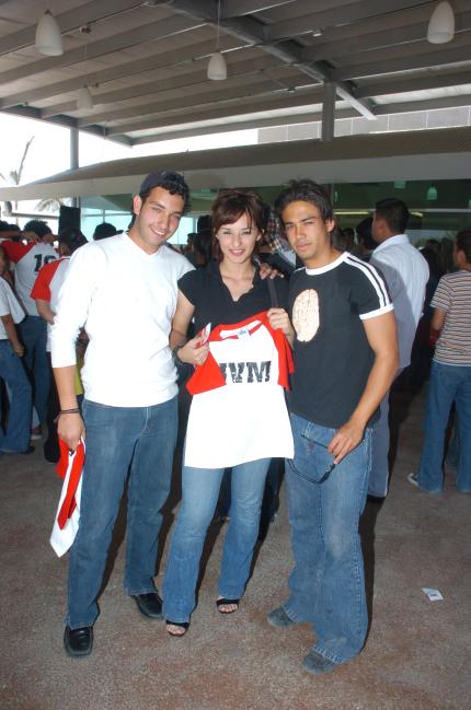 ch_12032006 
Ricardo Vázquez, Marcela Romero, Carlos Pérez.