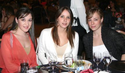 ch_12032006 
Vicky de Murra, Adriana Plancarte de Treviño e Isabel Cobo.