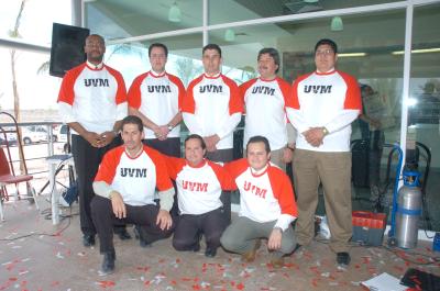 gr_12032006 
Kimberly Moore, Juan Calderón, Rafael Gutiérrez, Ricardo Velázquez, Alejandro Rosas, Víctor Márquez, Roberto Trujillo y Óscar Rivera.