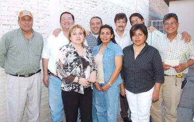 gr_12032006 
Armando López, José Alfonso Rivas, Rodolfo Banda, Jorge García, Enrique Noyola, Francisco Eduardo Lee Elías, Rosy Huízar Martínez, Martha Mayela Luna y Verónica Chávez.