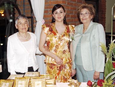 de_14032006 
Pamela Meléndez Lechuga contraerá matrimonio en breve, motivo por el cual Xóchitl de Meléndez y María Guadalupe Serrano, le ofrecieron una despedida de soltera.