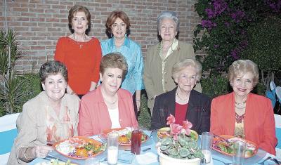 gr_16032006 
Matilde de Ruenes, Pilar de Teja, Doris de Veyán, Carmen de Díaz Flores, Güera Teele, Elena de Luengo y María Elena de Fernández.