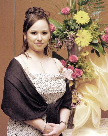 de_15032006 
Norma Lizette Flores Salcido captada en la despedida de soltera que se le ofreció, con motivo de su próxima boda con Jesús Mariano Chávez Borrego.