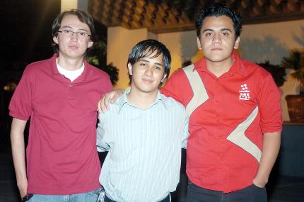 ch_16032006 
Enrique García, Jesús Aziel y Jaime de la Cruz.
