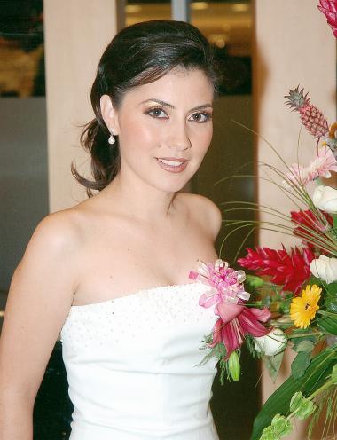de_17032006 
Por su próximo matrimonio Nadia Nava Rivera, disfrutó de una despedida de soltera.