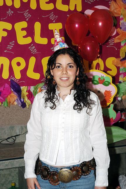 ch_18032006 
 Divertida fiesta de cumpleaños ofrecieron a Pamela de la Fuente Weeb