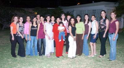 gr_19032006 
Con motivo de su próxima boda, Magda Villanueva Arcos fue despedida de su vida de soltera con una agradable fiesta, que le ofrecieron Magda Arcos de Villanueva y Alma Sánchez.