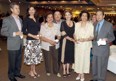 gr_19032006 
Fernando y Coco Rentería, Toño y Raquel Jardón, Marina Flores de Falcón, Julián y Magdalena Díaz.