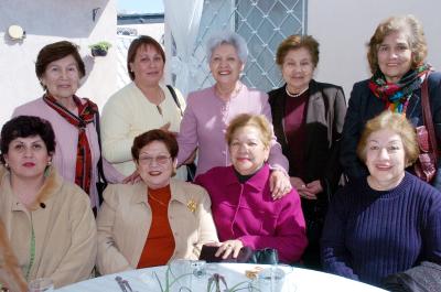 gr_19032006
Patricia Alcázar, Altagracia de Alcázar, María de Lourdes Carrillo, Evelinda de Aguilera, Roselina de Torre, Guadalupe Carrillo, Élida de Rodríguez, Dora de Aguirre y Blanca de Santibáñez.