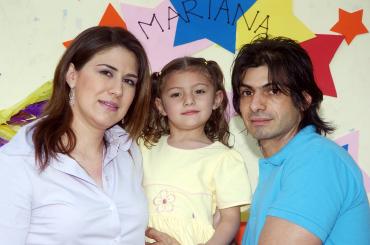ni_19032006 
Cuatro años de vida cumplió Mariana Montellano Chávez y sus papás, Gerardo Montellano y Martha Chávez de Montellano, le organizaron una fiesta de cumpleaños.