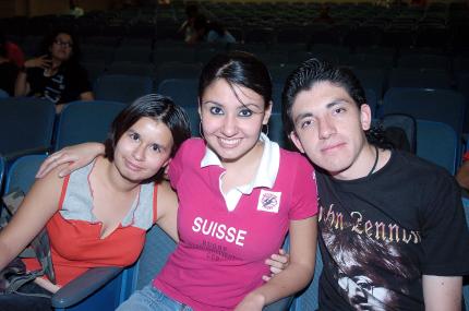 ch_19032006 D-Esli García, Nayeli Aguilar y Fátima Luévano.