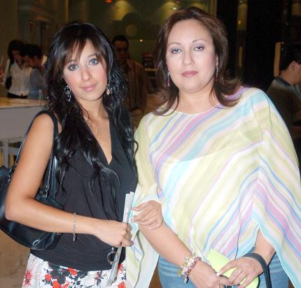ch_19032006 D-Gabriela Castro y Carmen Gutiérrez.
