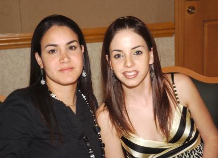 ch_20032006 
Gaby de Martínez y Ana Lorena García.