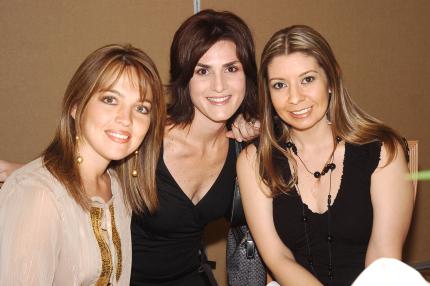 ch_20032006 
Mónica Garza de Rodríguez, Mónica Gómez y Katia Ruiz.