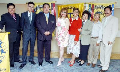 gr_22032006 
Francisco Mora, Arturo Braña, el gobernador del Área 29 Gilberto Larios, Adriana Álvarez, María del Refugio Larios, Pedro Valdez y Pedro Cañedo.