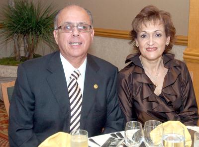 pa_26032006
Armando Martínez H. y Leticia de Martínez.