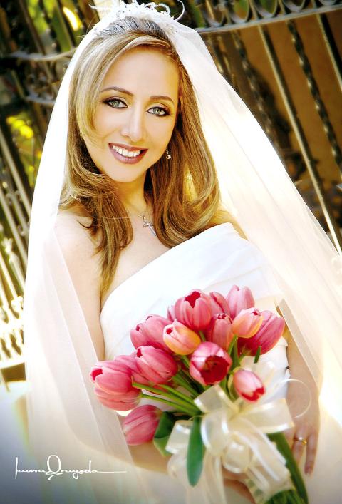 Lic. Gabriela Vargas Rosas unió su vida en matrimonio a la del Arq. Alejandro Aramburu Sánchez.


Fotografía:  Laura Grageda