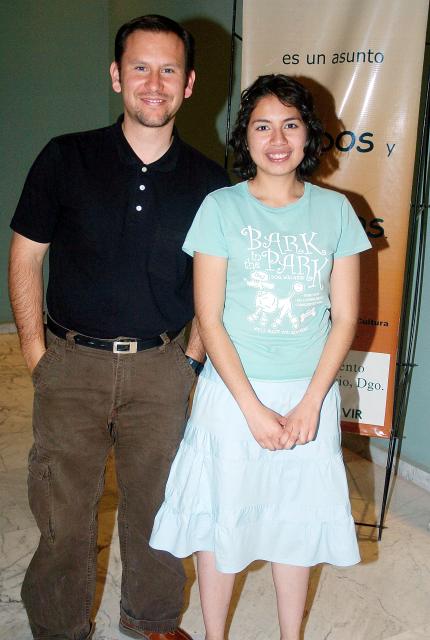 ch_26032006 
Dina González y Fernando Soto.