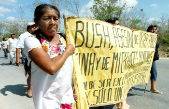 Los presidentes de México, Vicente Fox, y de EU, George W. Bush y el primer ministro de Canadá, Stephen Harper, examinan desde  la agenda regional en medio de protestas de activistas opuestos al Tratado de Libre Comercio de América del Norte (TLCAN).

Fox, Bush y Harper sostienen reuniones bilaterales centradas en la cuestión migratoria, la vigilancia fronteriza, el comercio y las inversiones, antes de evaluar  la marcha de la Alianza para la Seguridad y la Prosperidad de América del Norte (ASPAN), mecanismo concebido como un paso que va más allá del TLCAN.
