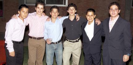 ch_30032006 
Gonzalo Villegas, Gerardo Gallegos, Arturo Carlos, Raúl Urteaga, Eduardo Fernández y Emmanuel Batarse.