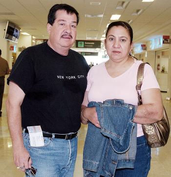 vi_01042006 
 Mario Ramírez y María de Ramírez viajaron a Mérida