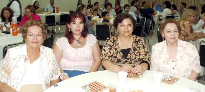 va_02042006
Cuquis de Fernández, Claudia Fernández, Alicia Maycotte y Alicia de Reyes.