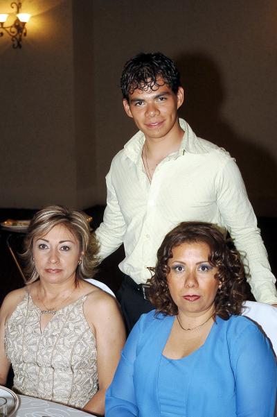 va_02042006 
María Guadalupe Reza Téllez, Aracely Méndez de la Torre y Humberto Soto.