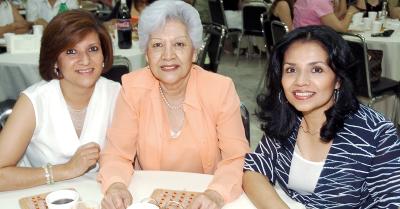 va_02042006 
Paty Santibáñez de González, María de Lourdes de Santibáñez y Lulú Santibáñez de Moreno.