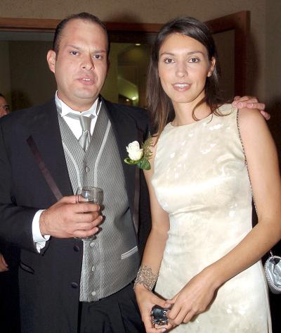 pa_05042006 
Javier y Stephanie Cote.