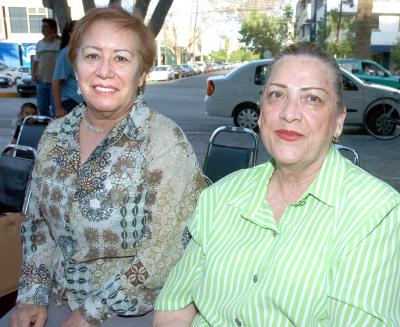 va_07042006 
Catalina Uribe y María Elena Carrillo