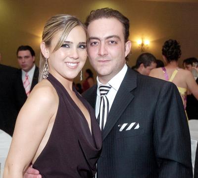 pa_08042006 
Ana Laura Treviño y Yamil Mansur