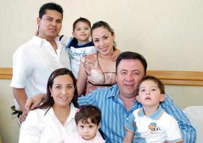 GR_09042006  Iván y Delia Monárrez, Ivana, Jorge Iván, Andre, Rubén y Claudia Triana