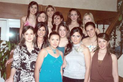 GR_09042006 
Vanessa Barjas Trigo, disfruto agradables momentos junto a sus amigas, en la despedida de soltera que le ofrecieron por su proxima boda con Javier Berumen Daher