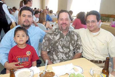 va_09042006 
Armando Ramírez, Juan Flores, José Luna y Pepitón