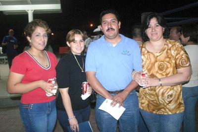 va_09042006 
 Carlos Uriel Flores Prince, Georgina Fernández Pérez, María López de Lara Garcia y Carolina Lazarín Meraz