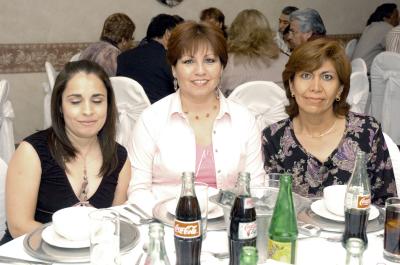 va_10042006 Ana Carolina Sánchez, Ana Isabel Flores y Aurora Palafox
