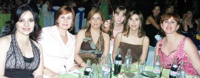 va_11042006 
 Marisol de Papadópulos, Maruca de Reed, Lucía Sierra de Reed, Ileana Sierra de Reed y Maripili de Sifuentes