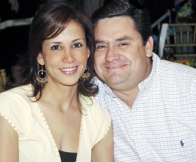 pa_10042006 
Marce y Javier Mijares
