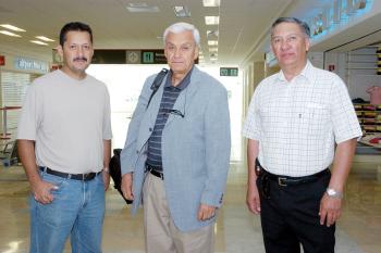 vi_11042006 
Gabino Ramírez, José Bernal, y Martín Remírez viajaron a Guadalajara