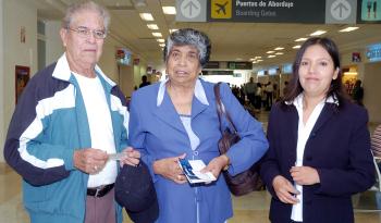 vi_11042006 
 Javier García, Guillermina Jardón y Laura Hernández viajaron a México