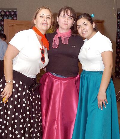 va_12042006
 Ivonne de Serraf, Laura Fidalgo y Valeria Sarraf