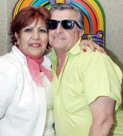 pa_12042006 
Gloria Durán de Pérez y su esposo Manuel Pérez González