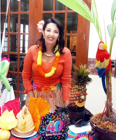 13042006

 Claudia Reed de Rebollo celebró Felizmente sus 40 años de edad