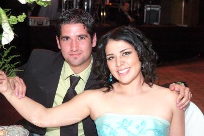 13042006 

Pedro Gutiérrez Lugo y Jocelyn Pérez Lee